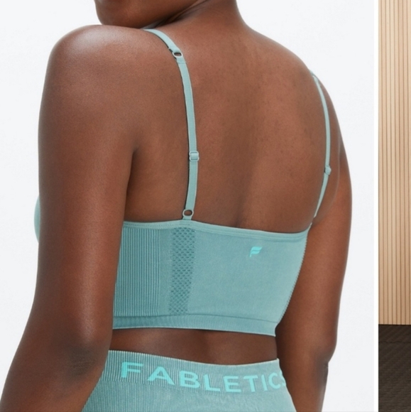 Fabletics Finesse Seamless Set Workout Loungewear Artic Wave - Picture 8 of 9